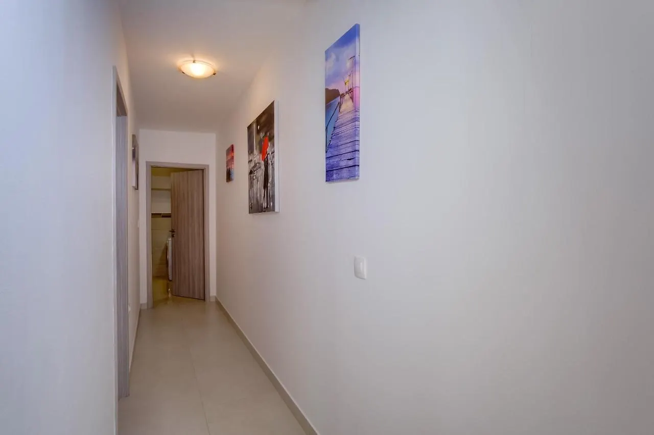 Apartment Angela Cunski 0*,  Croatia