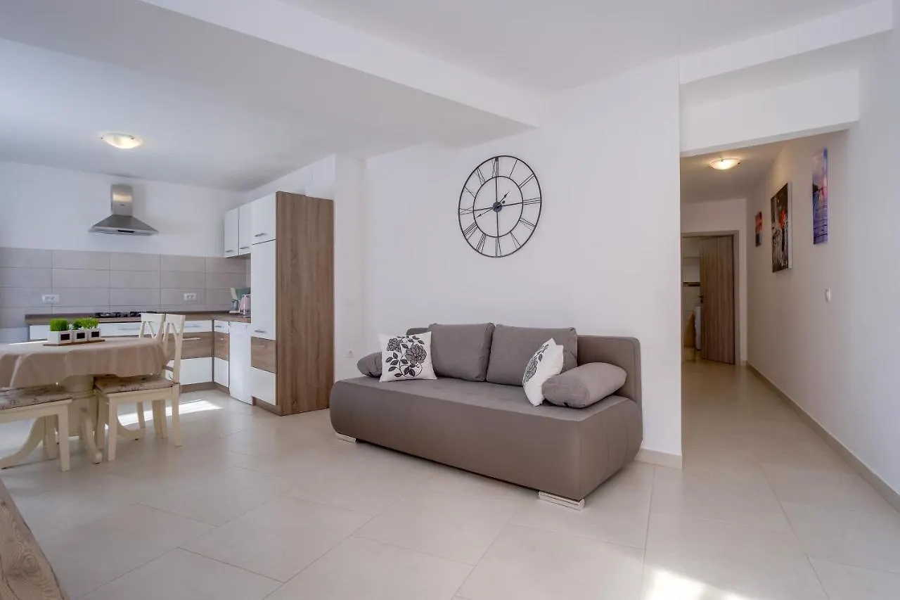 Apartment Angela Cunski Croatia