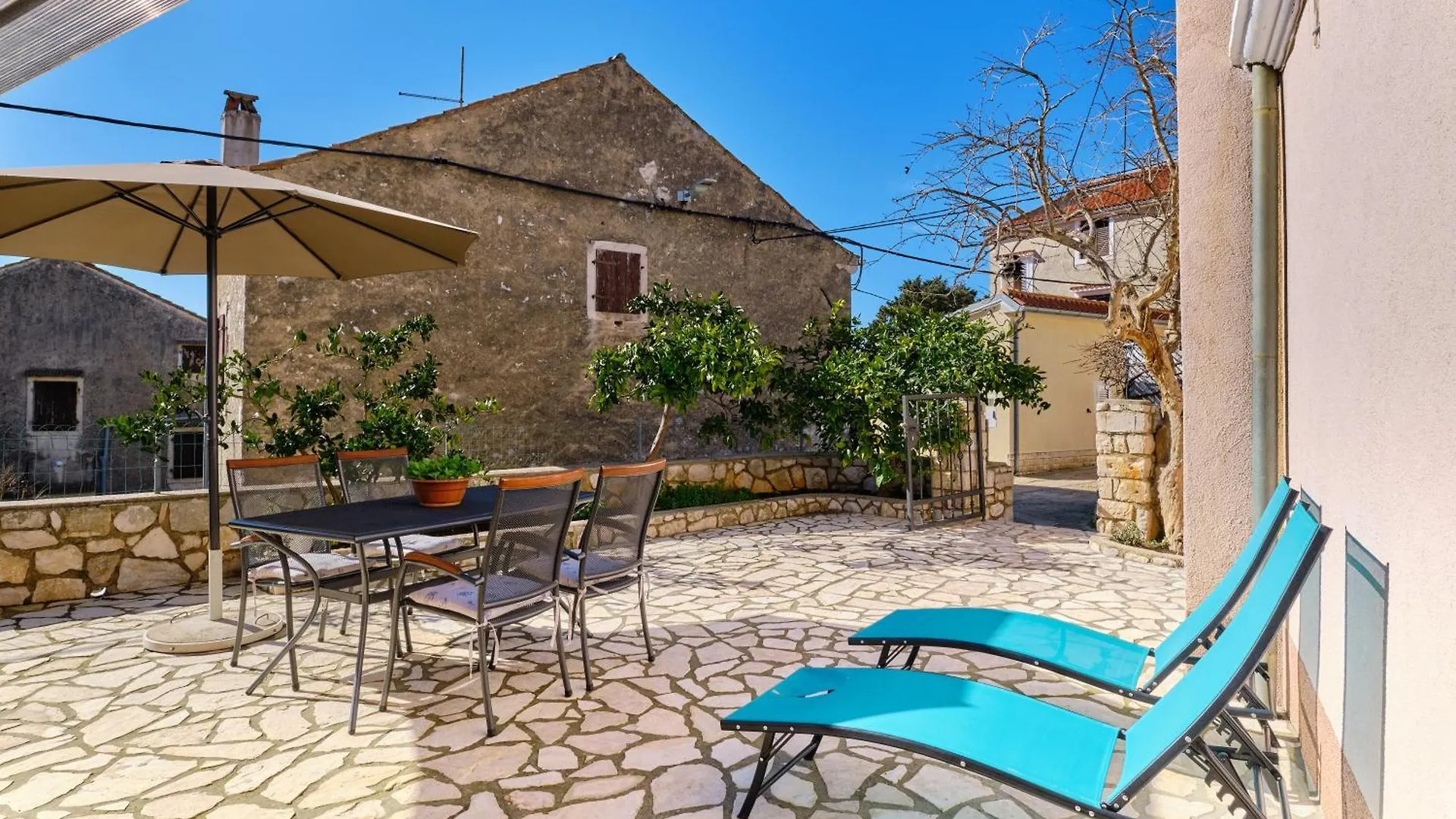 Apartment Angela Cunski 0*,  Croatia