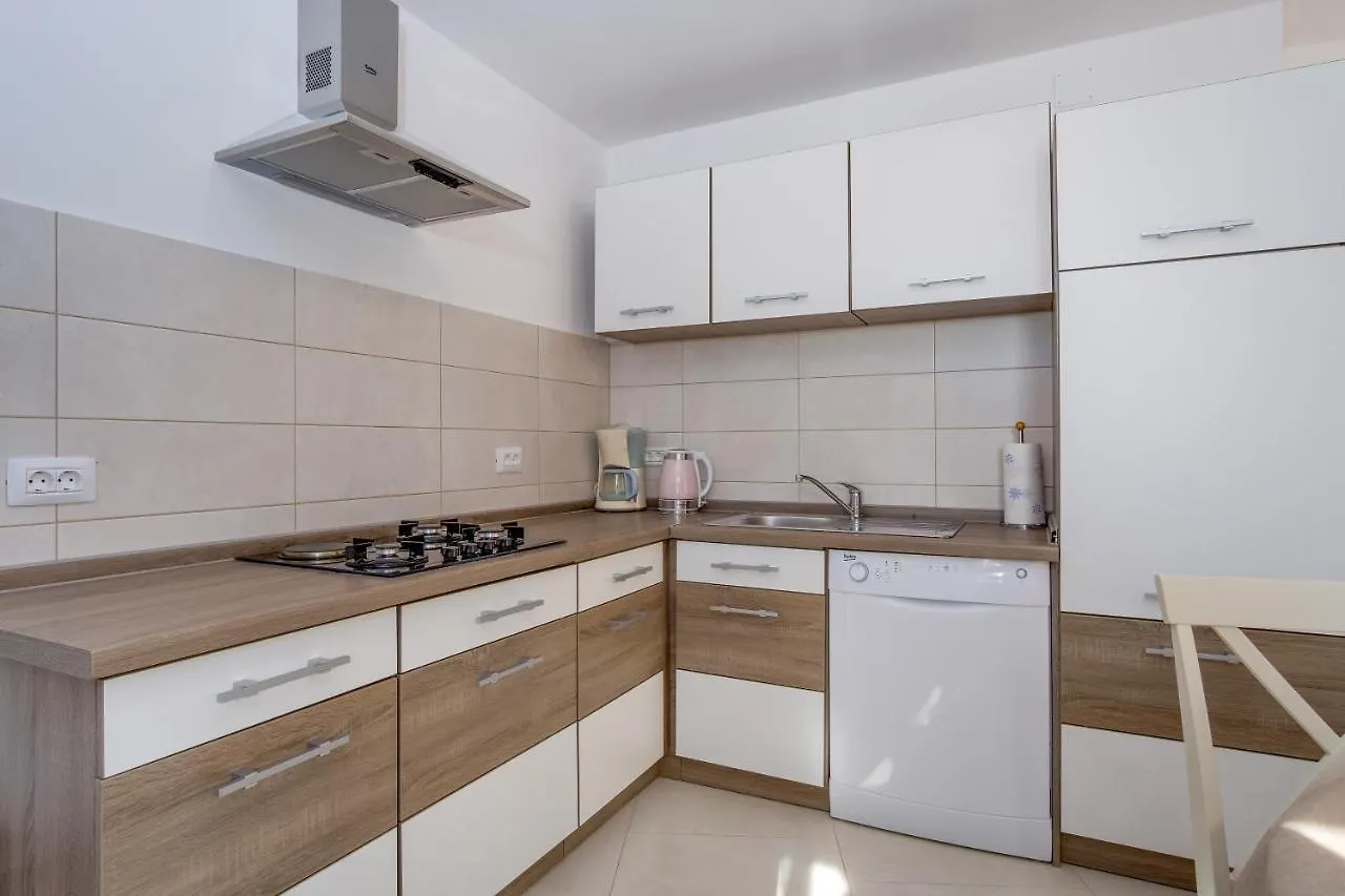 Apartment Angela Cunski Croatia